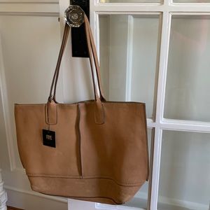 Gorgeous Frye Lucy Tote. Must have!
